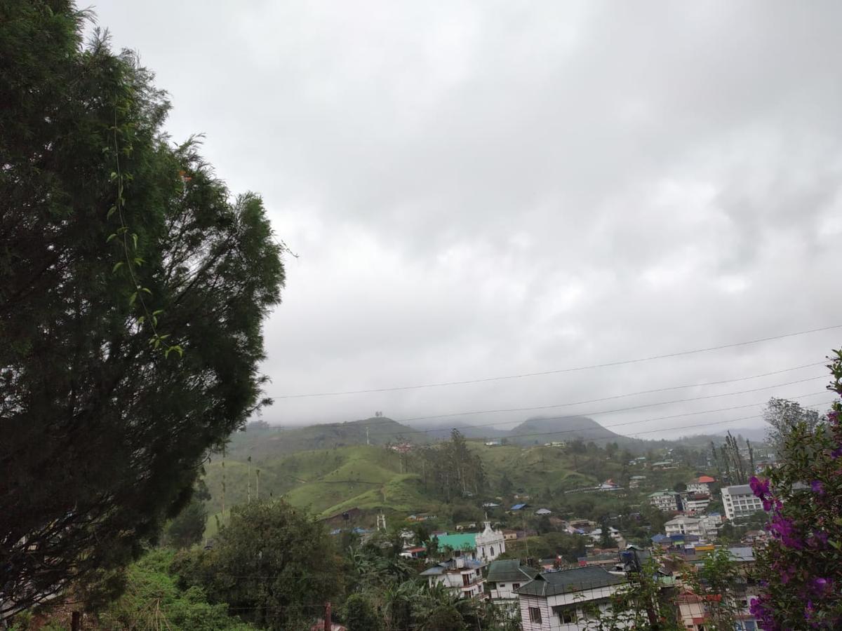 Rheinberg Town Haus Hotell Munnar Eksteriør bilde