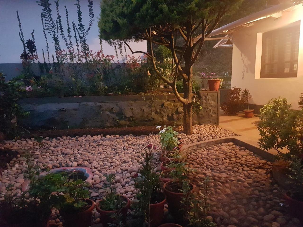 Rheinberg Town Haus Hotell Munnar Eksteriør bilde